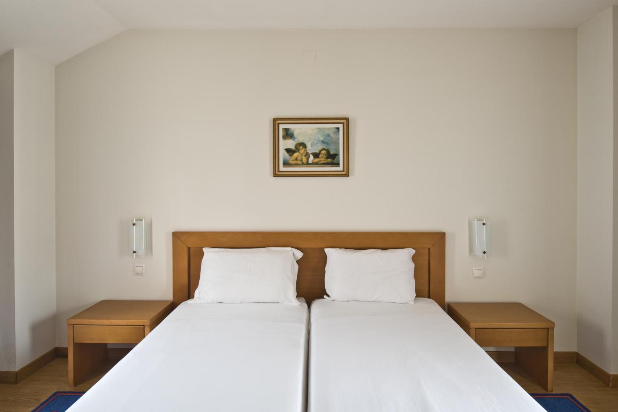 Lam Hotel Estarreja Buitenkant foto