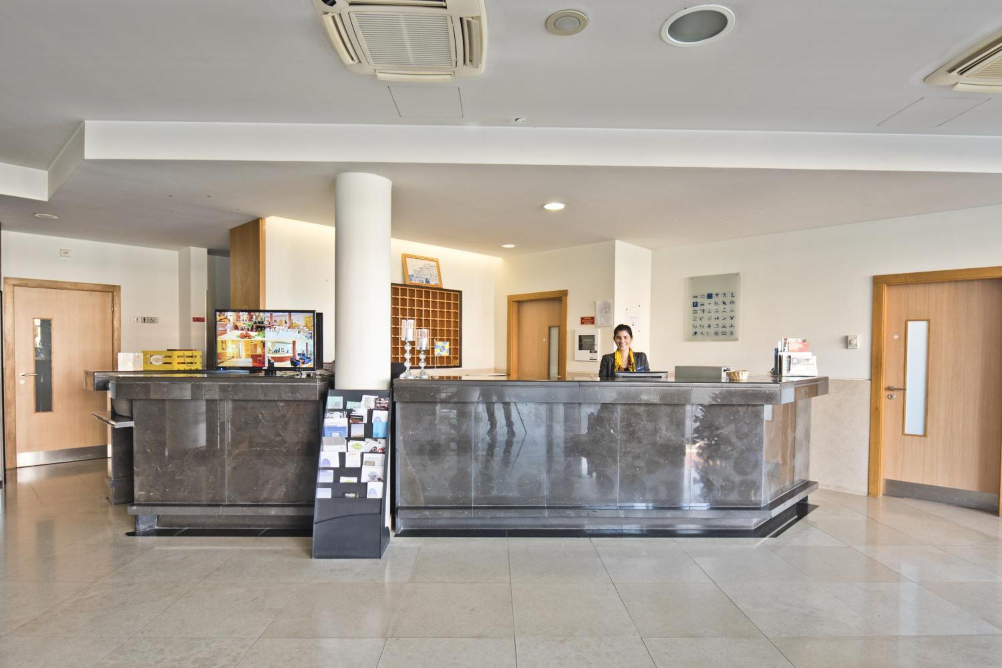 Lam Hotel Estarreja Buitenkant foto